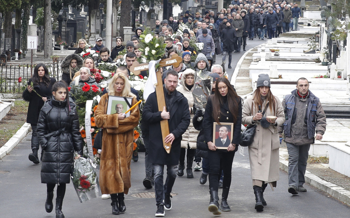 Одржанe комеморација и сахрана Миодрага Јешића
