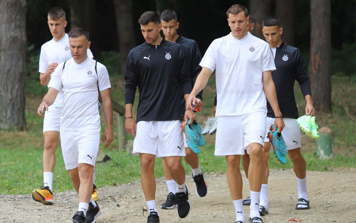 Crno-beli odradili prepodnevni trening: Vežbe snage u prvom planu