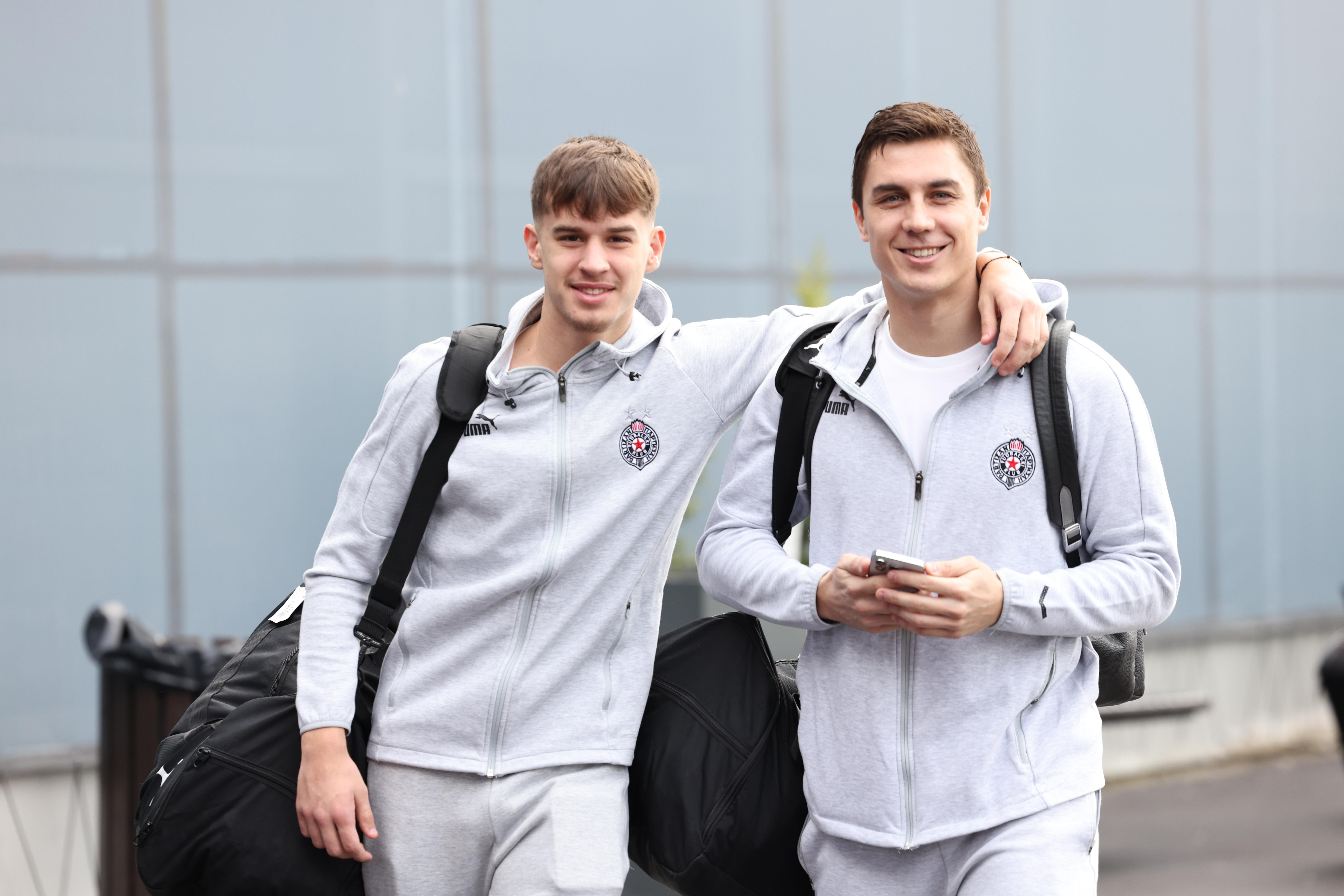 Crno-beli krenuli put Larnake!