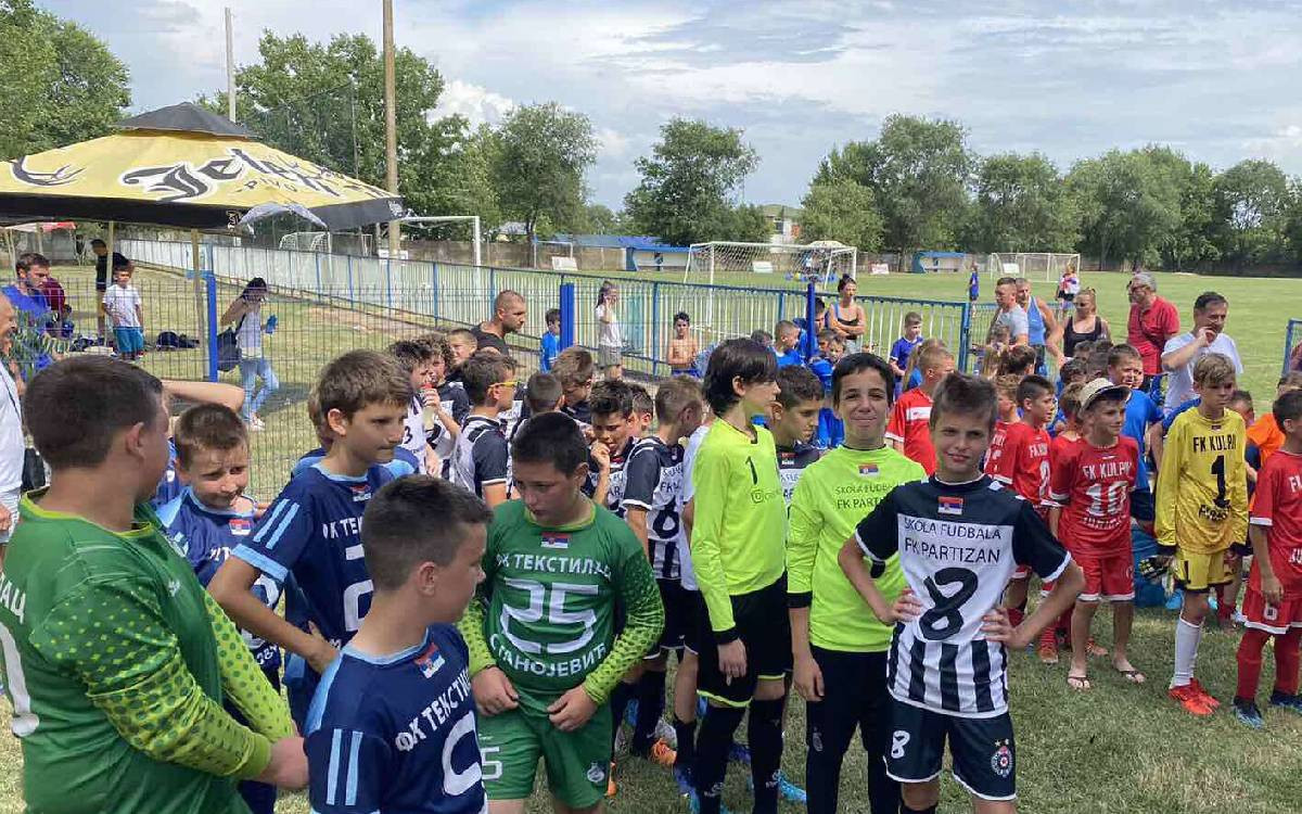 “Дечија трибина” нас спојила, а љубав према фудбалу ојачала пријатељство