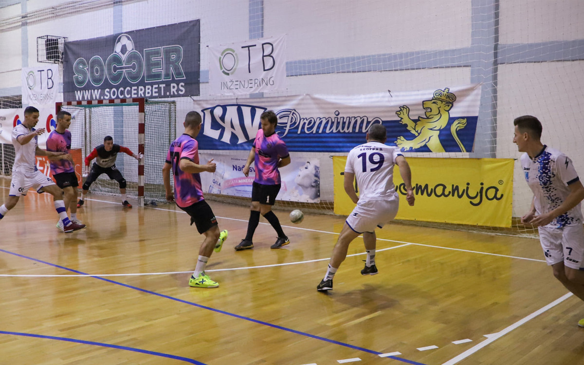 Борба-Soccer и НИС у бици за трофеј Soccer Златног купа!