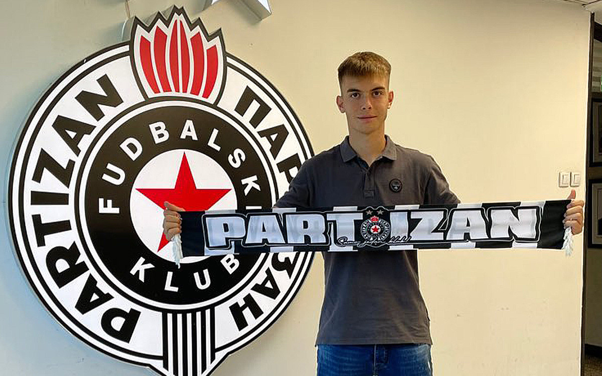 Mihaјlo Petković potpisao novi ugovor do 2026.godine!