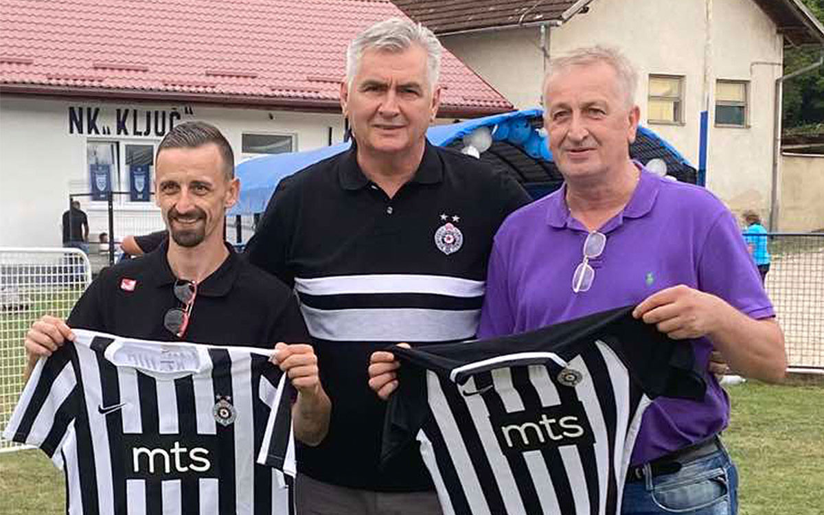 Prijatelji, srećan vam vek postojanja