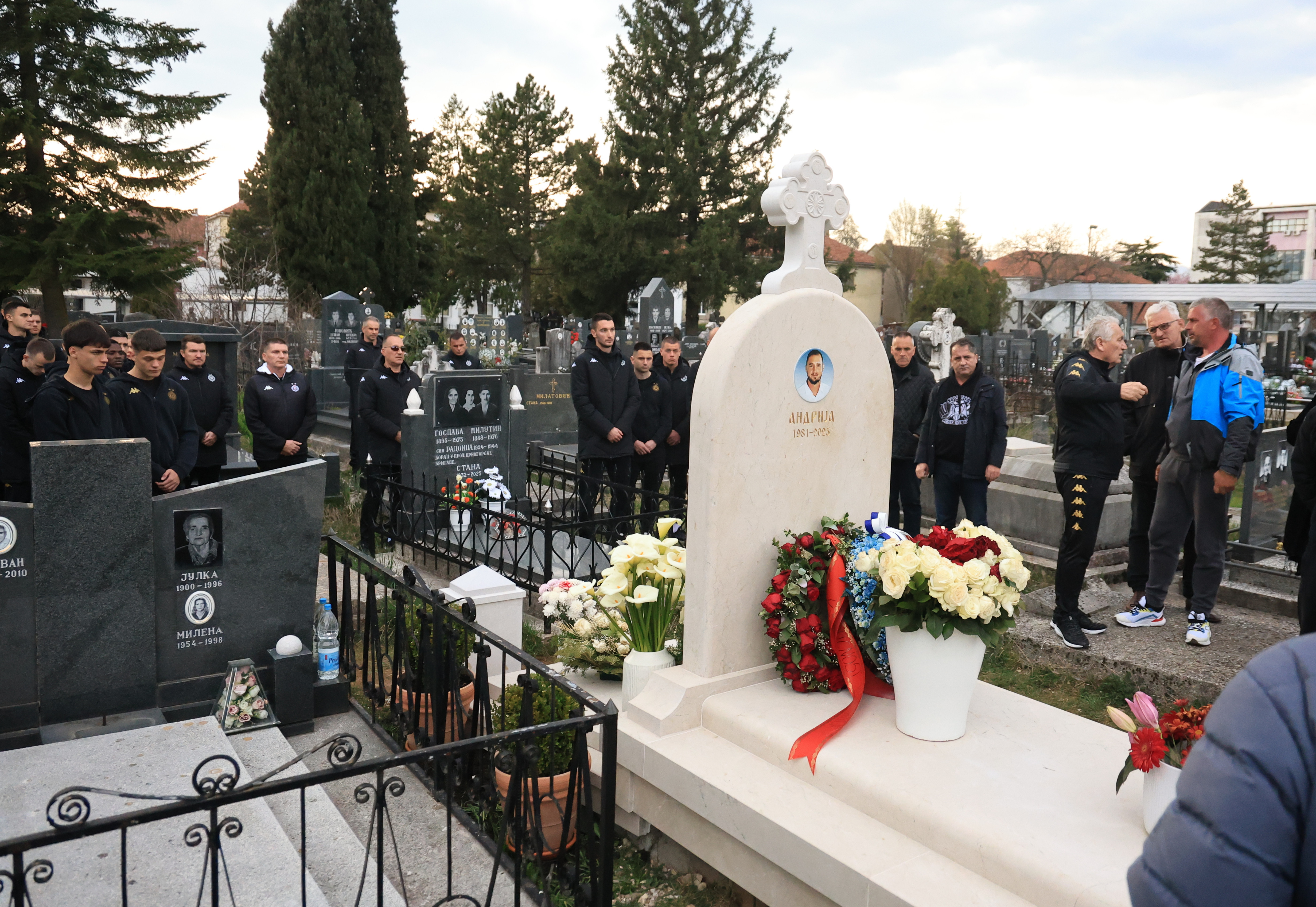 Partizan players pay tribute to Andrija Delibašić and Borislav Gajica Đurović