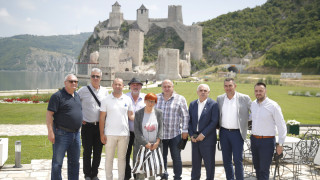 Delegaciјa Partizana u poseti Golupcu